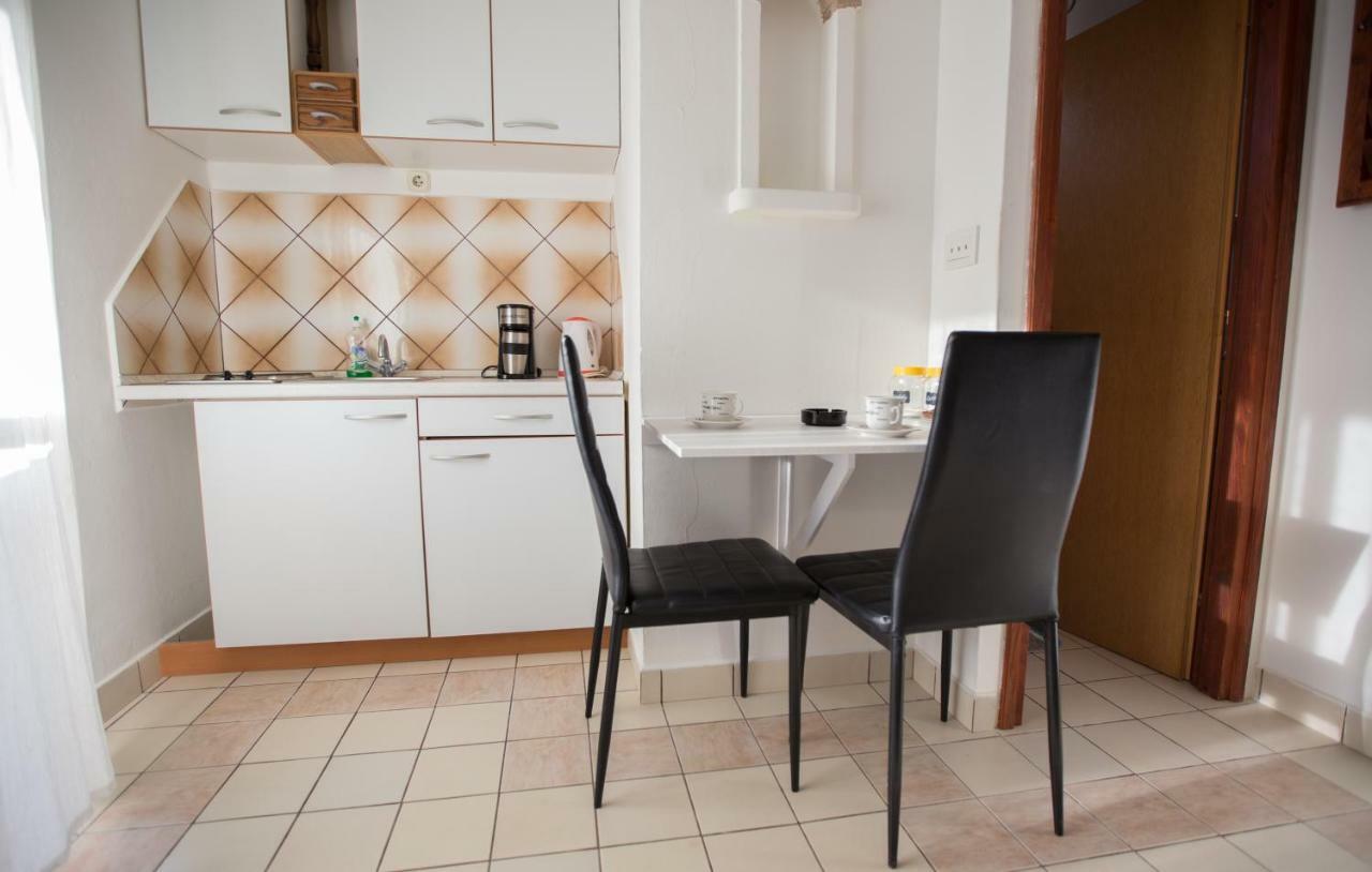 Studio Apartment By The Sea Šibenik Exteriör bild